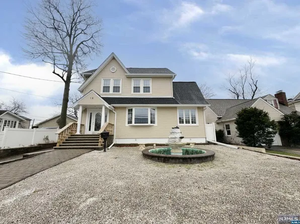 18 Spring Ave, Bergenfield, NJ 07621
