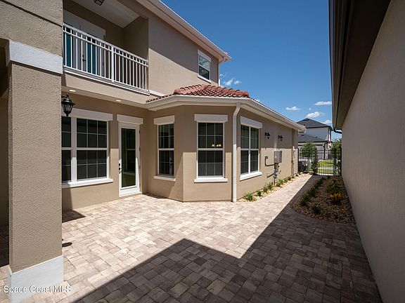 4th image of 7619 Allure Dr