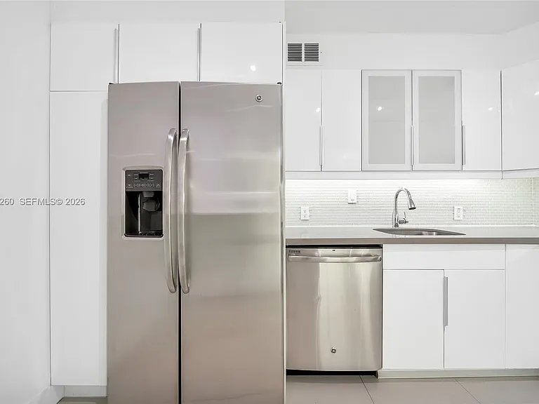 100 Bayview Dr #408 — Photo 18