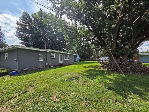3rd image of 606 Scott Ave