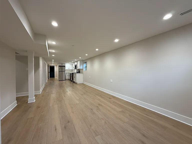 5200 W Winona St #G — Photo 8