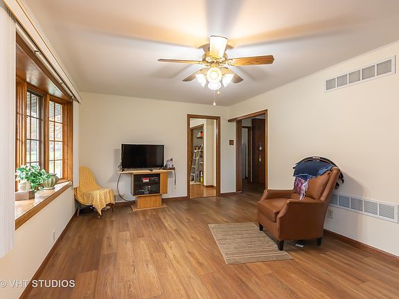 2nd image of 385 Maplewood Dr