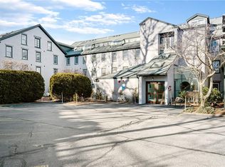 25 Water St APT 202, East Greenwich, RI 02818