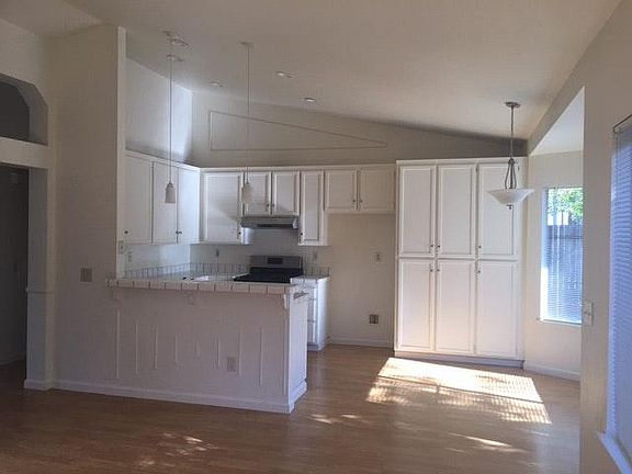 2nd image of 9416 Kensington Ct