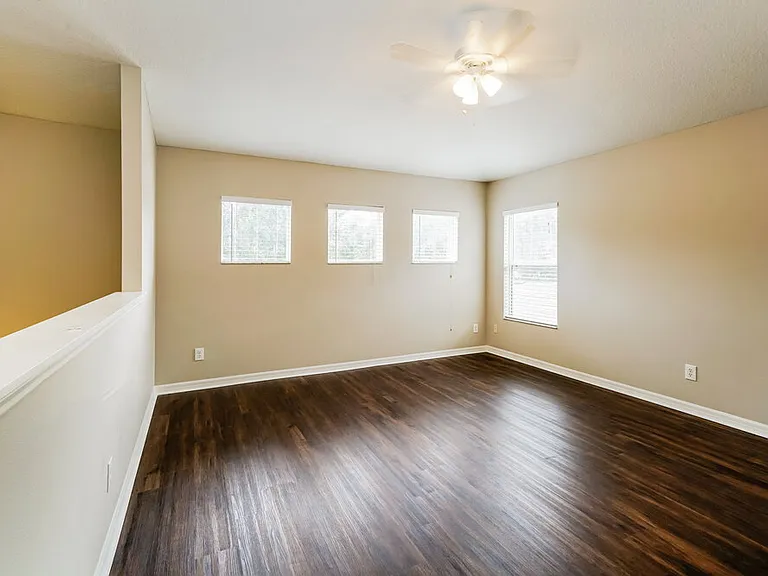 1405 Marsh Wood Dr — Photo 9