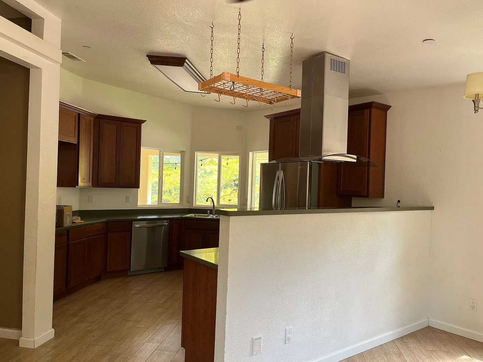 3 bed, 1900 sqft, $3,500 — Photo 4