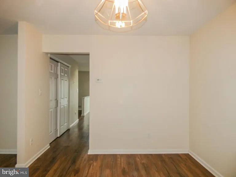 2105 Lexington Mews — Photo 15