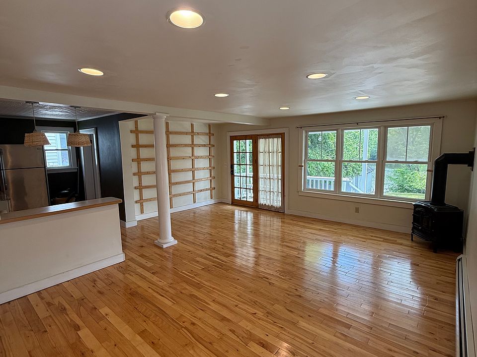 1st image of 32 Irving St #2