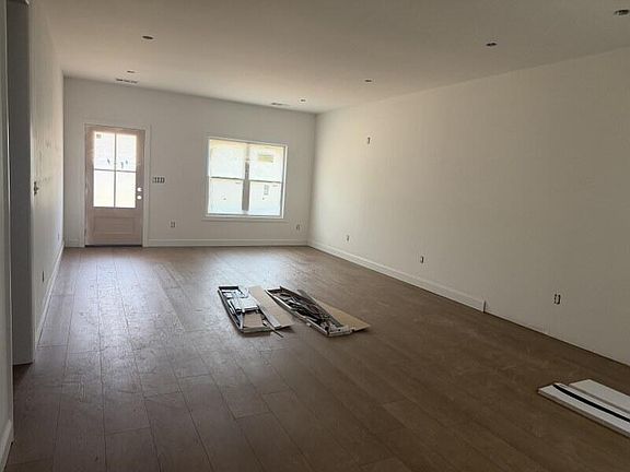 5th image of 119 Woodgreen Rd