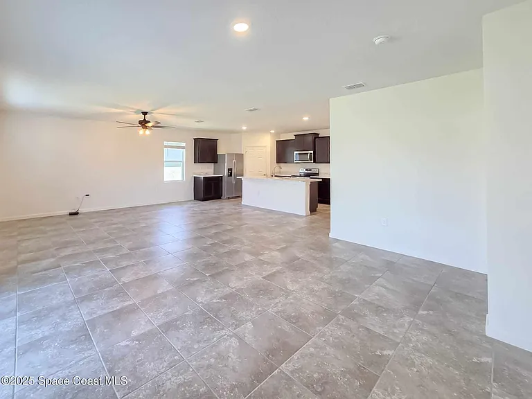 287 Guinevere Dr SW — Photo 7