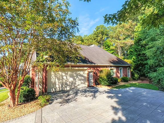 3rd image of 307 Stonebridge Blvd