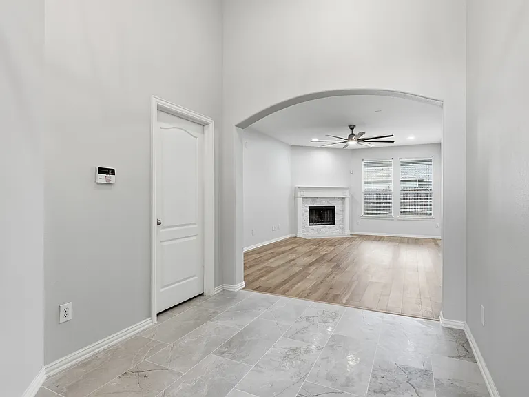 14710 Crystal Lake Dr — Photo 24