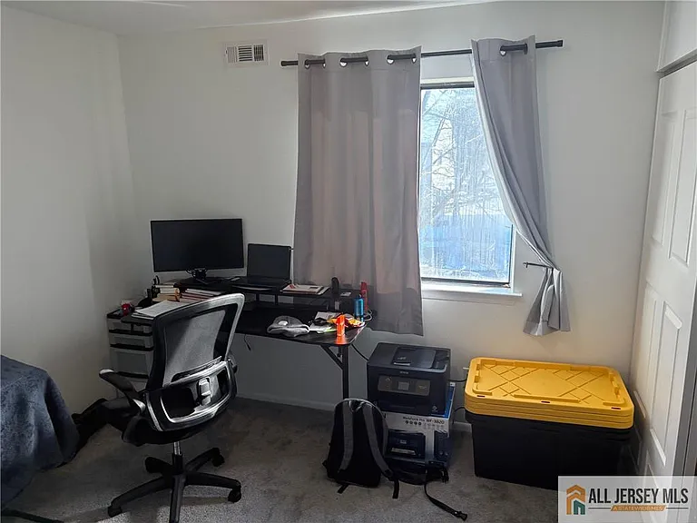 802 Lindsey Ct — Photo 10