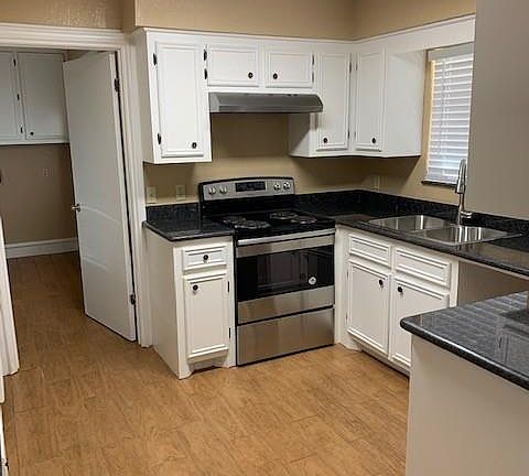 4th image of 3005 Pelican Ave