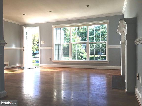 2nd image of 3907 Longstreet Ct