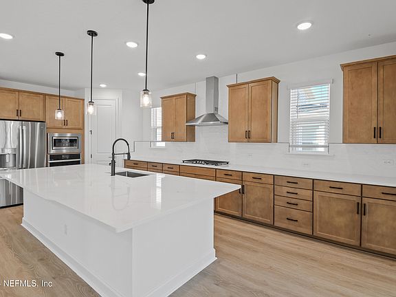 3rd image of 59 GOLDENROD Drive