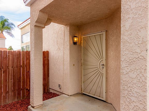 5th image of 2138 Carnation Ave