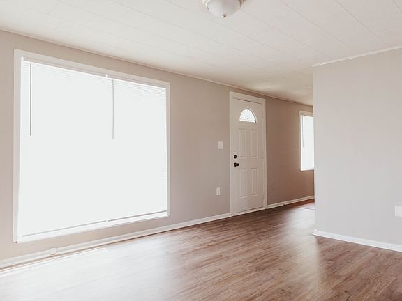 3rd image of 615 Cedarwood Dr #17266820