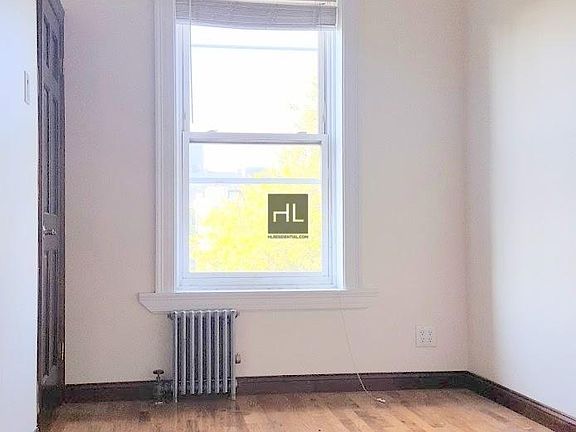 5th image of 491 Park Pl APT 4R