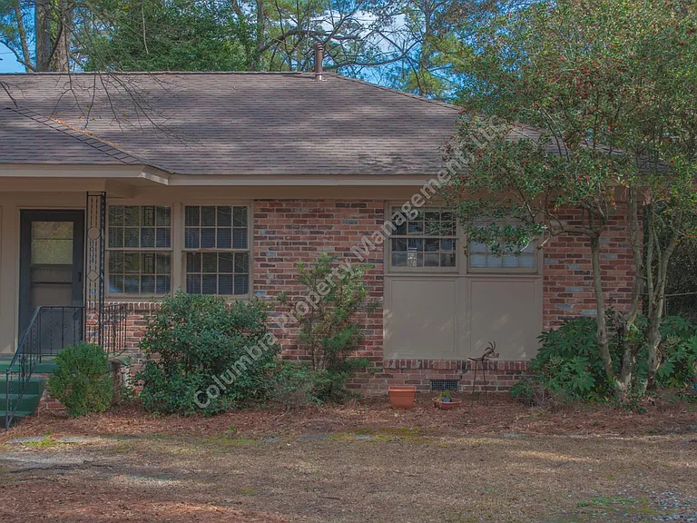 1538 Lonsford Dr — Photo 2