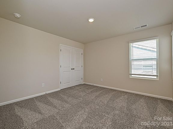 5th image of 3863 County Down Ave