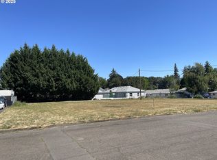 SW Cedarwood Ave, McMinnville, OR 97128