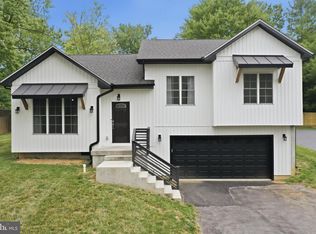 195 Still Meadow Dr, Martinsburg, WV 25405