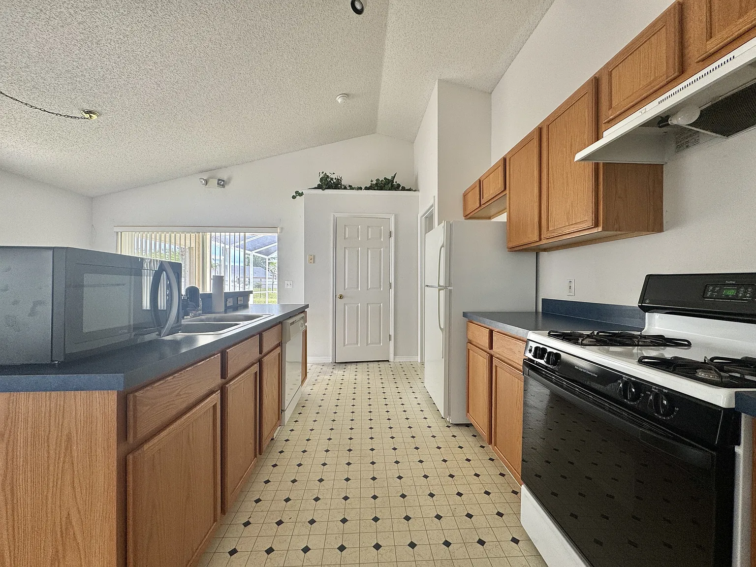 140 Sonja Circle - 1 — Photo 4