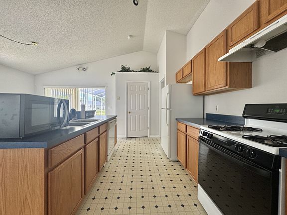4th image of 140 Sonja Cir