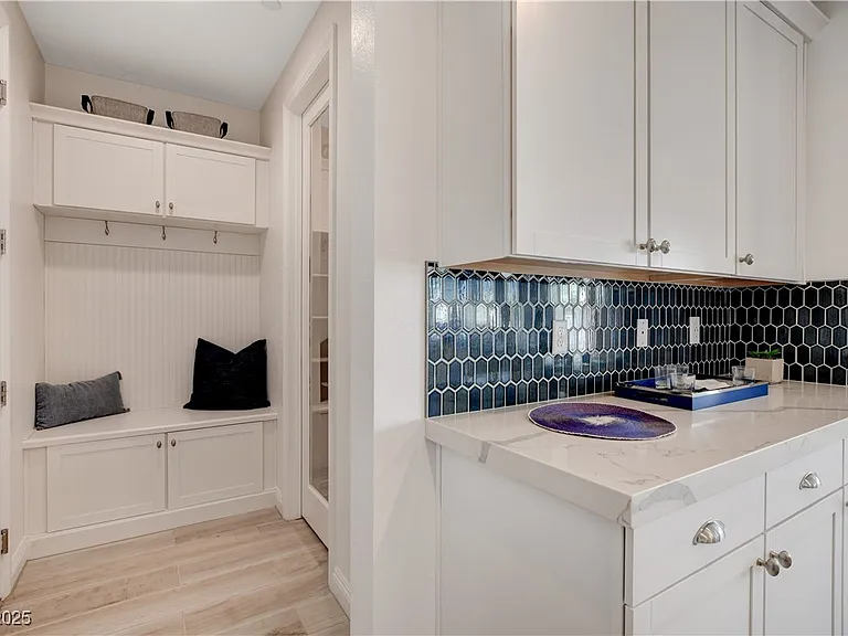 1075 N Water St — Photo 31