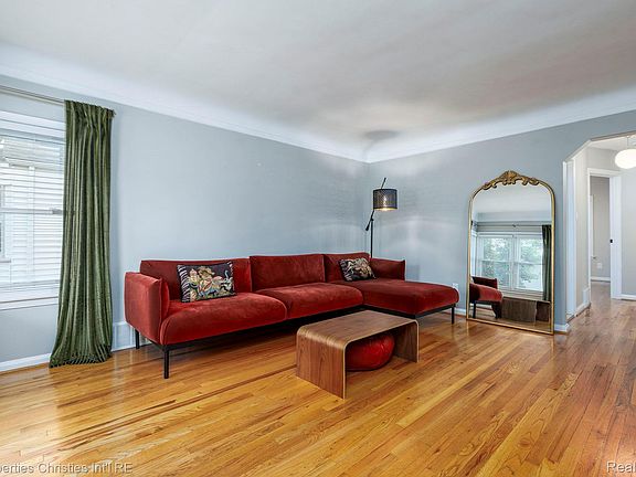 3rd image of 3538 Griffith Ave