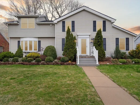 213 Beaufort St, Manchester, MI 48158