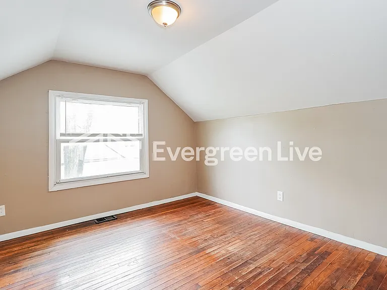 939 Colgate Rd — Photo 12
