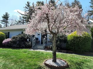 1006 Pheasant Ln, Middleboro, MA 02346