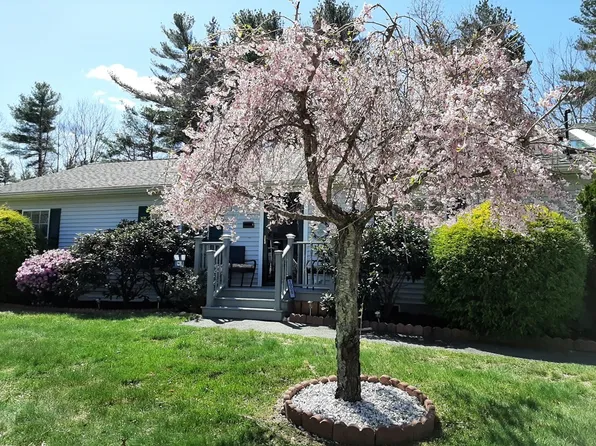 1006 Pheasant Ln, Middleboro, MA 02346