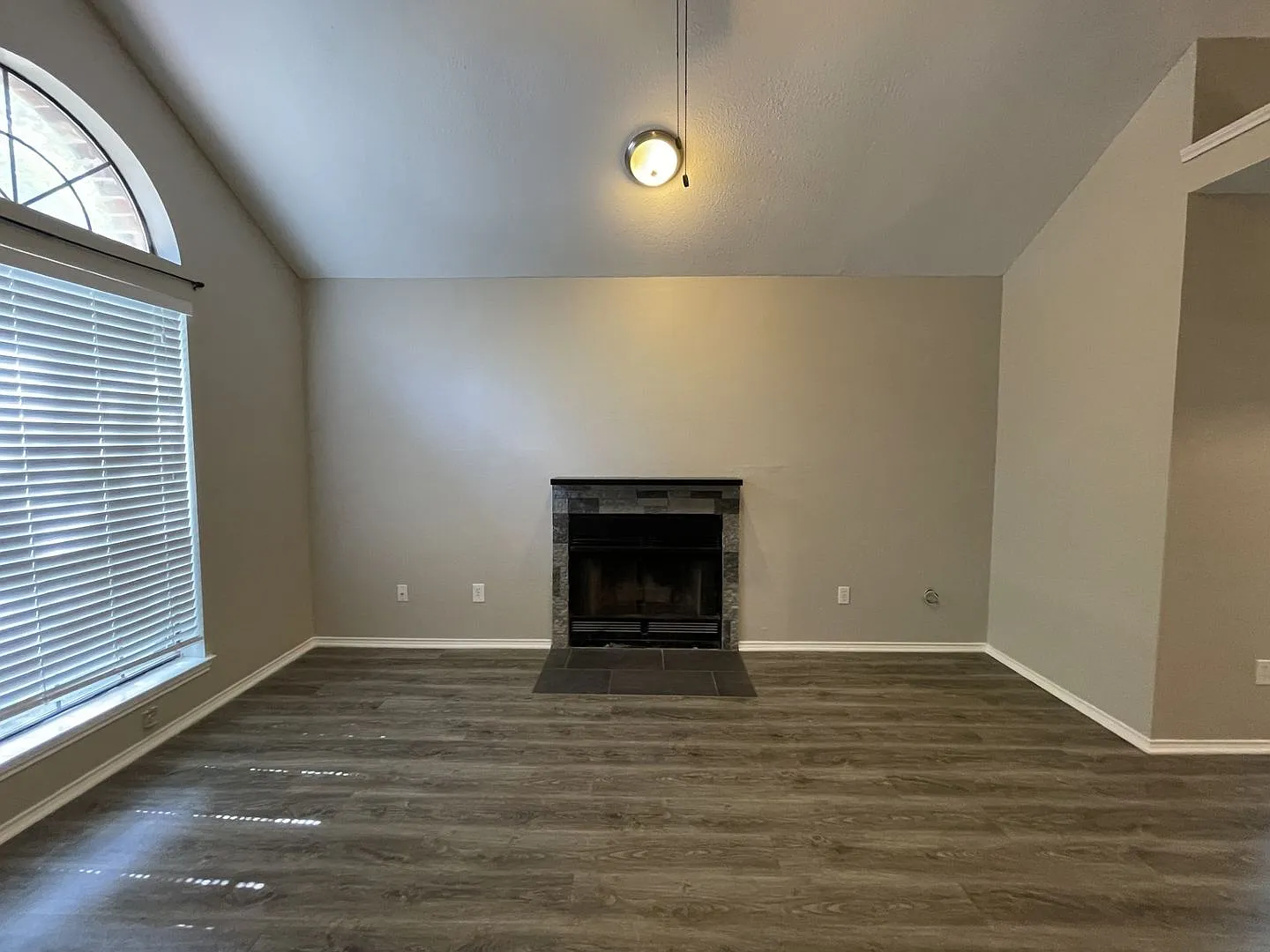 5737 Sterling Green Trl, Arlington TX 76017 — Photo 2