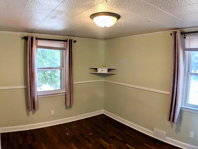 Upstairs bedroom #2