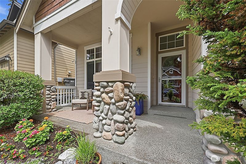 4th image of 115 170th Street SE