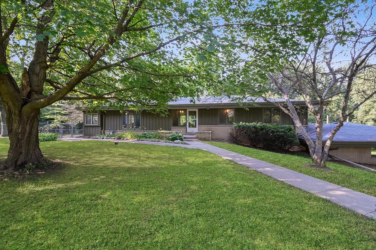 1056 Oconobanks DRIVE, Colgate, WI 53017 | Zillow