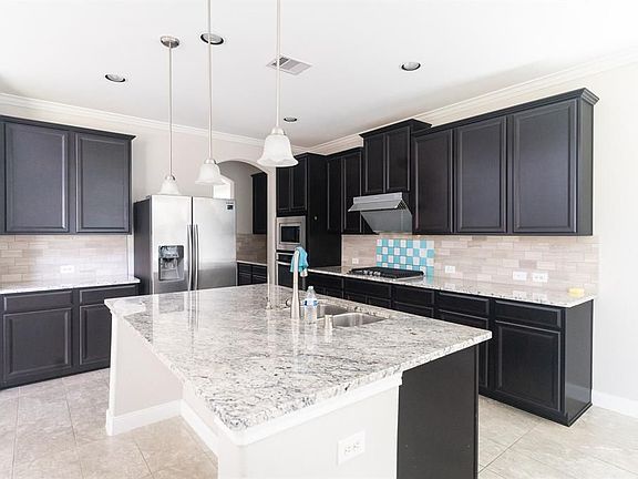 5th image of 25639 Kearsley Dr