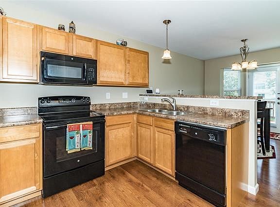 5th image of 5907 Stephanie Green Ct
