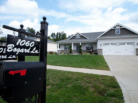 3rd image of 1060 Bogard Ln