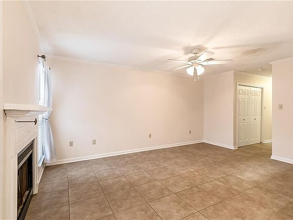 5th image of 302 Pineridge St E #Na