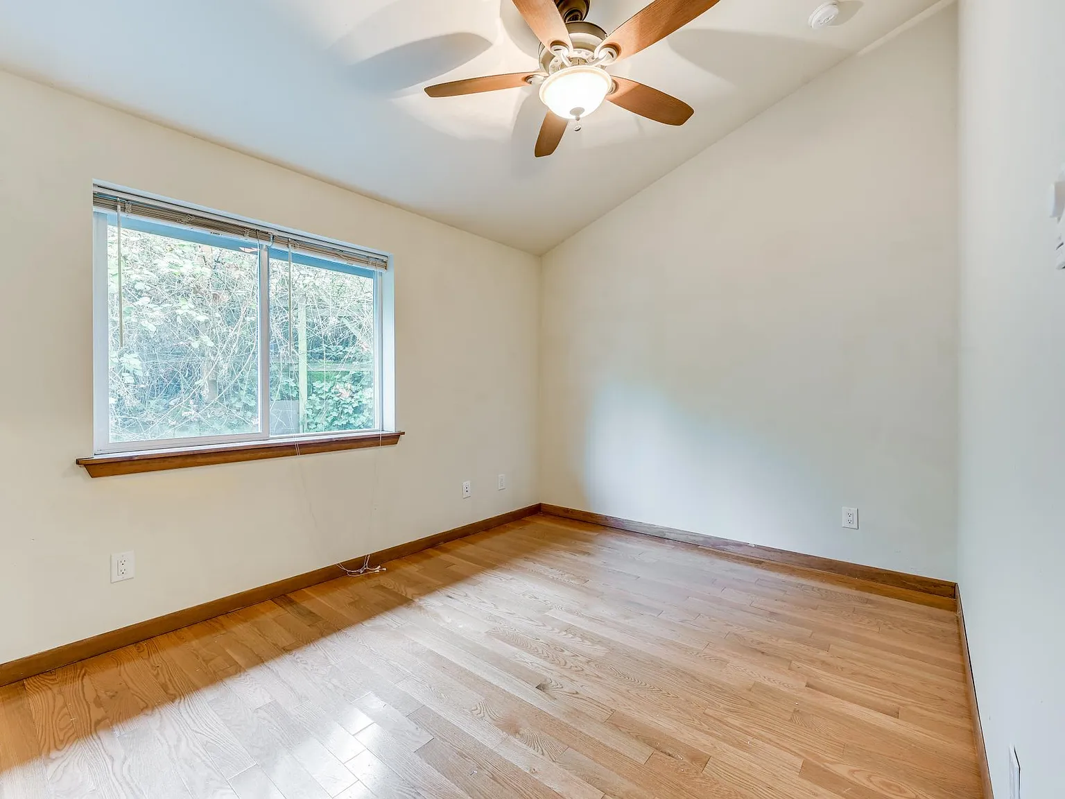 3 bed, 2.5 bath, 1450 sqft, $3,495 — Photo 4