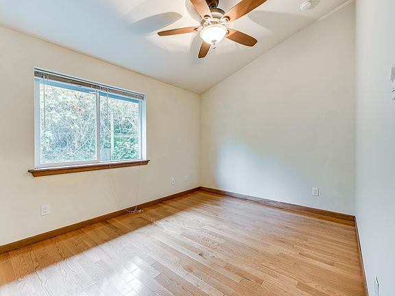 4th image of 610 Melrose Ave E APT C