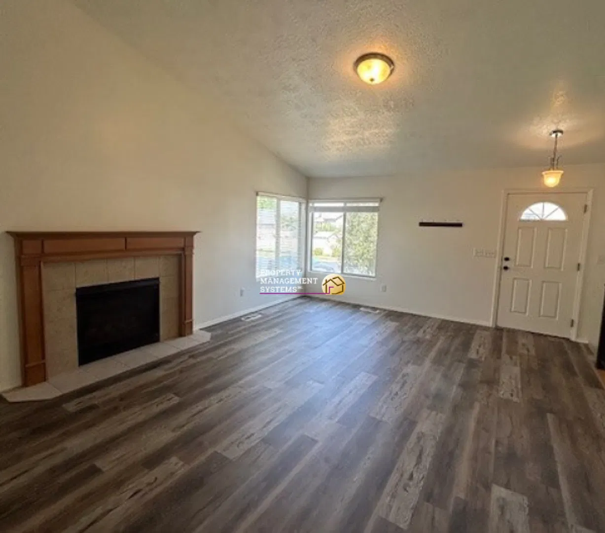 Spacious 5 Bedroom Lehi Home — Photo 4