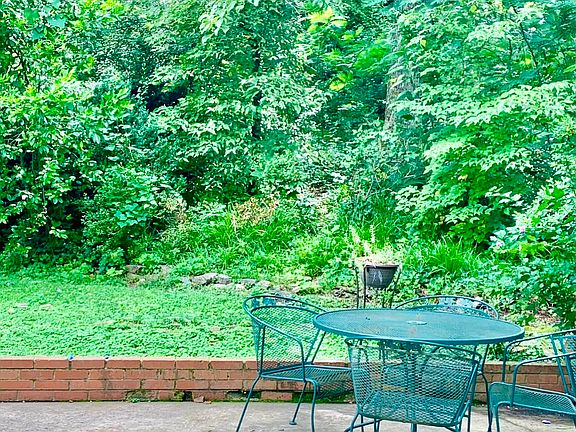 4th image of 2534 Avalon Cir
