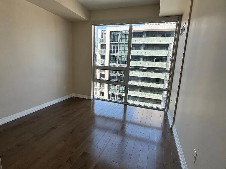 460 Adelaide St E #2101 — Photo 6