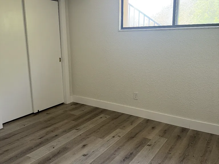 10 Rivercrest Dr #8A — Photo 6