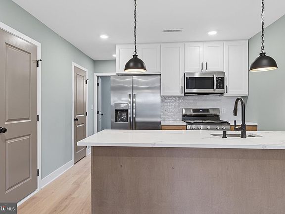 4th image of 4115 Elbridge St